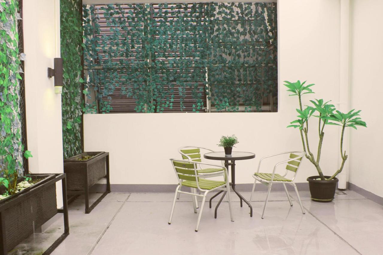 White Tree Residence Jakarta Extérieur photo
