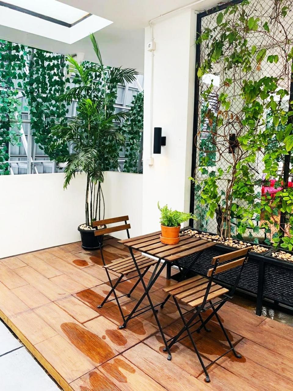 White Tree Residence Jakarta Extérieur photo