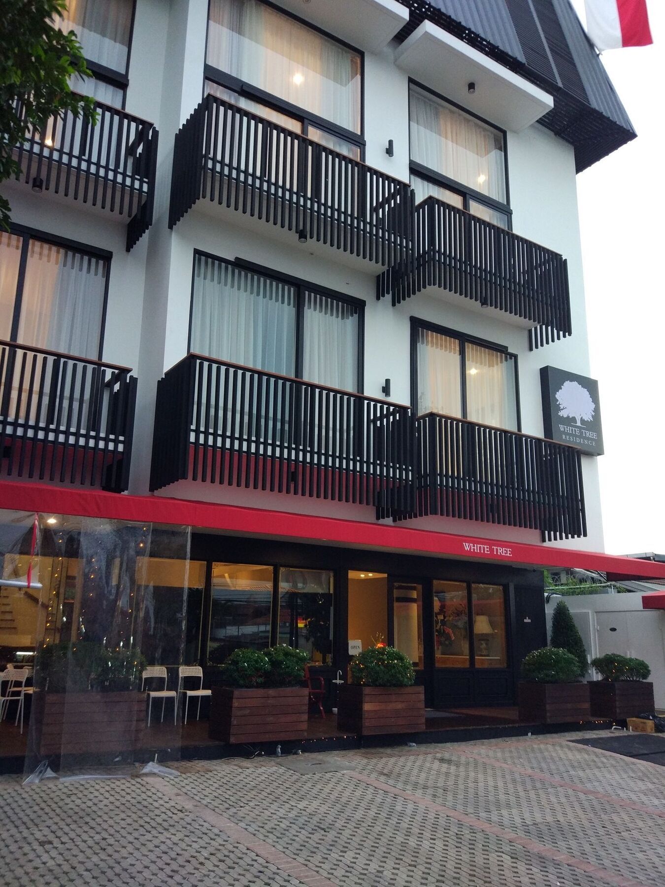 White Tree Residence Jakarta Extérieur photo